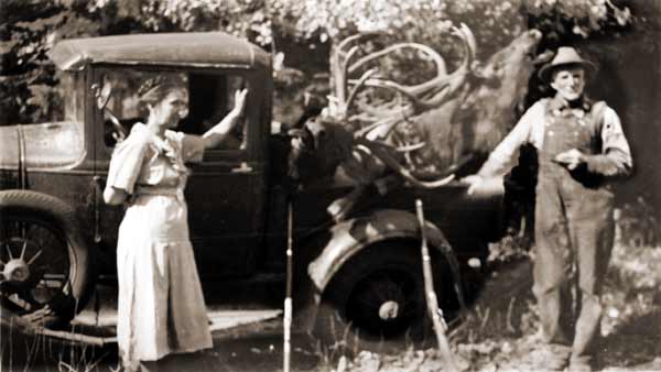 Edna&Ira-Elk-Car-38